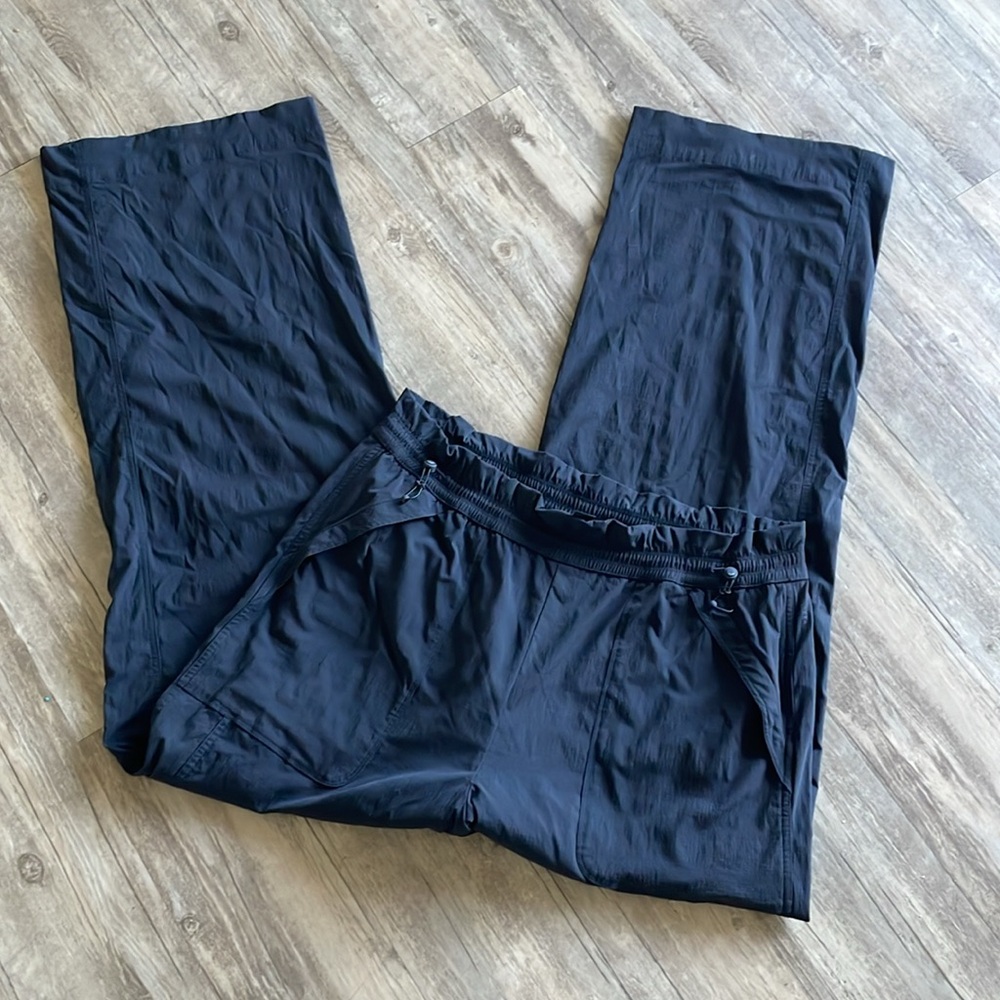 Athleta Trekkie High Rise Parachute Pant In Black - Picture 14 of 14